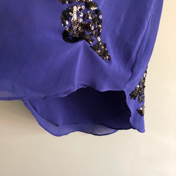 3/$20 People and black sequin sleeveless blouse - Picture 6 of 7